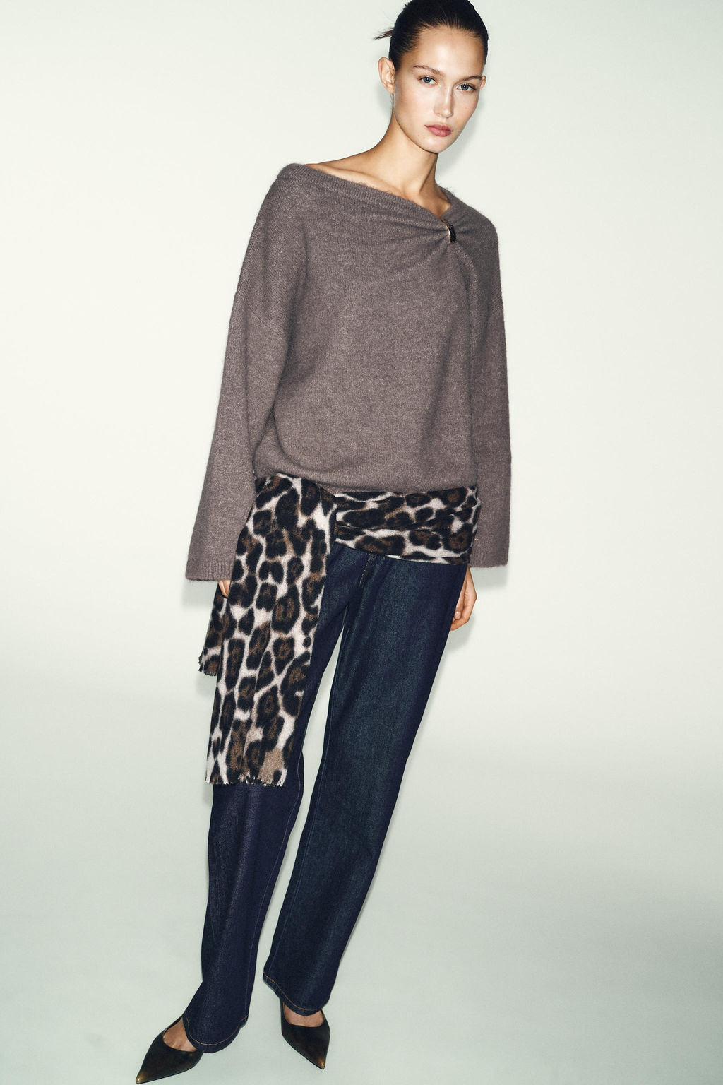 KNIT JUMPER WITH BROOCH - Zara фото 8