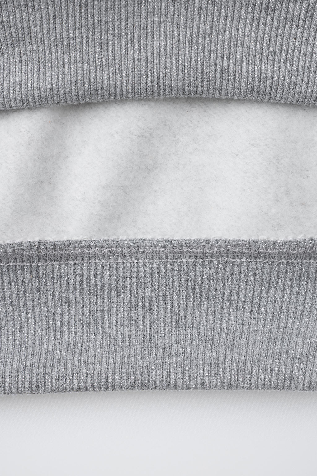 SUDADERA TEXTO BRILLO / Gris vigor? - Zara фото 4