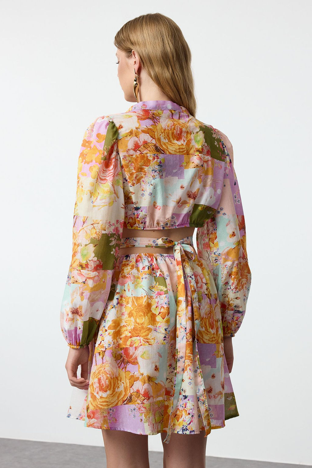 TRENDYOLMILLA Cicek Desenli Mini Dokuma Cut Out/Pencere %100 Pamuklu Plaj Elbisesi TBESS23EL00140  фото 19