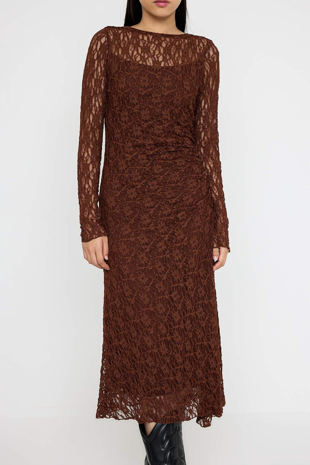 Kahverengi Dantel Bodycon Midi S?rt Dekolteli Astarl? Esnek Orme Elbise TWOAW26EL00016