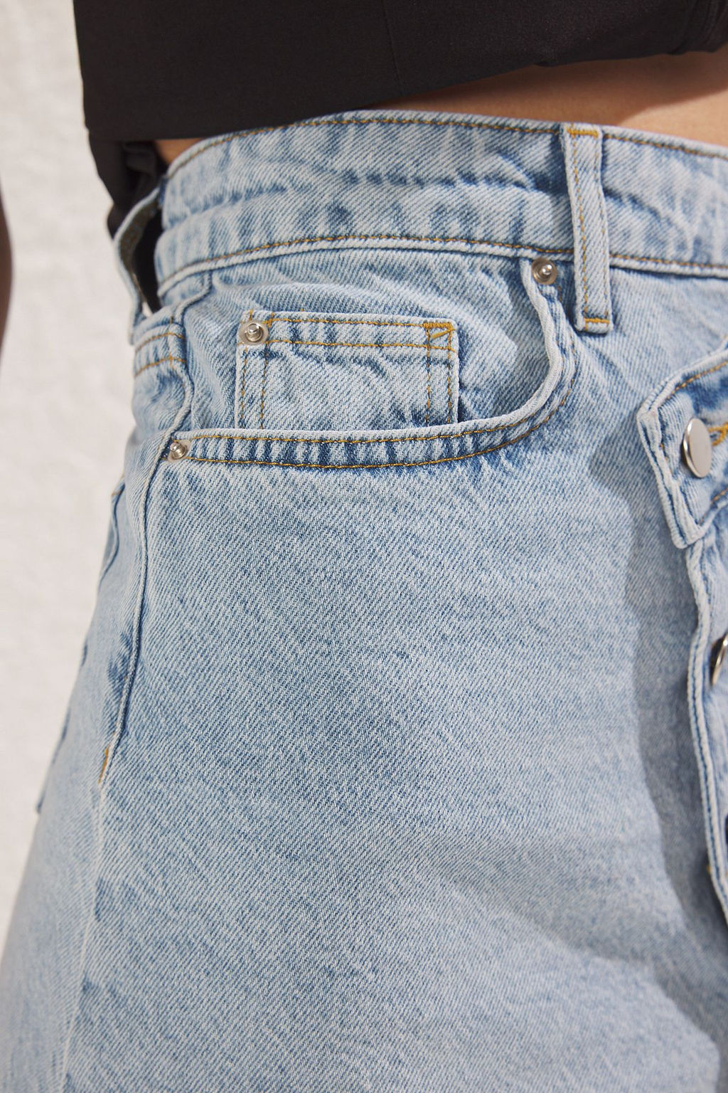 TRENDYOLMILLA Ac?k Mavi Kruvaze Mini Denim Etek TWOSS25ET00097 фото 4