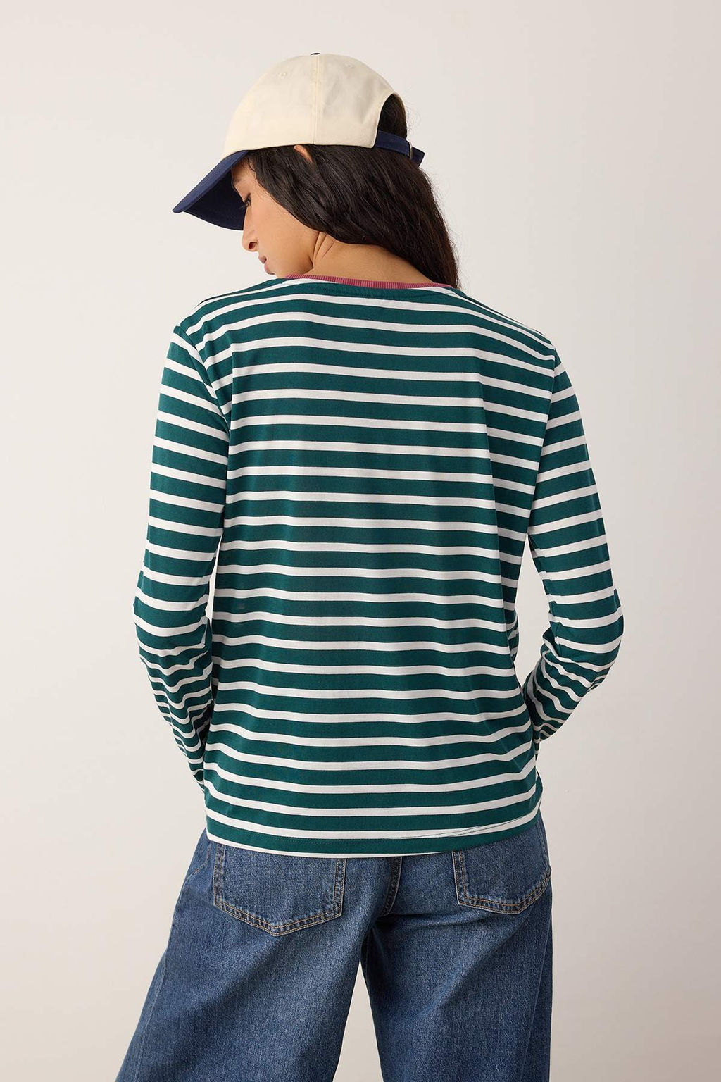 Zumrut Yesili-Ekru Cizgili Relaxed Kal?p Bisiklet Yaka Renkli Ribanal? Orme T-Shirt TWOAW23TS00026