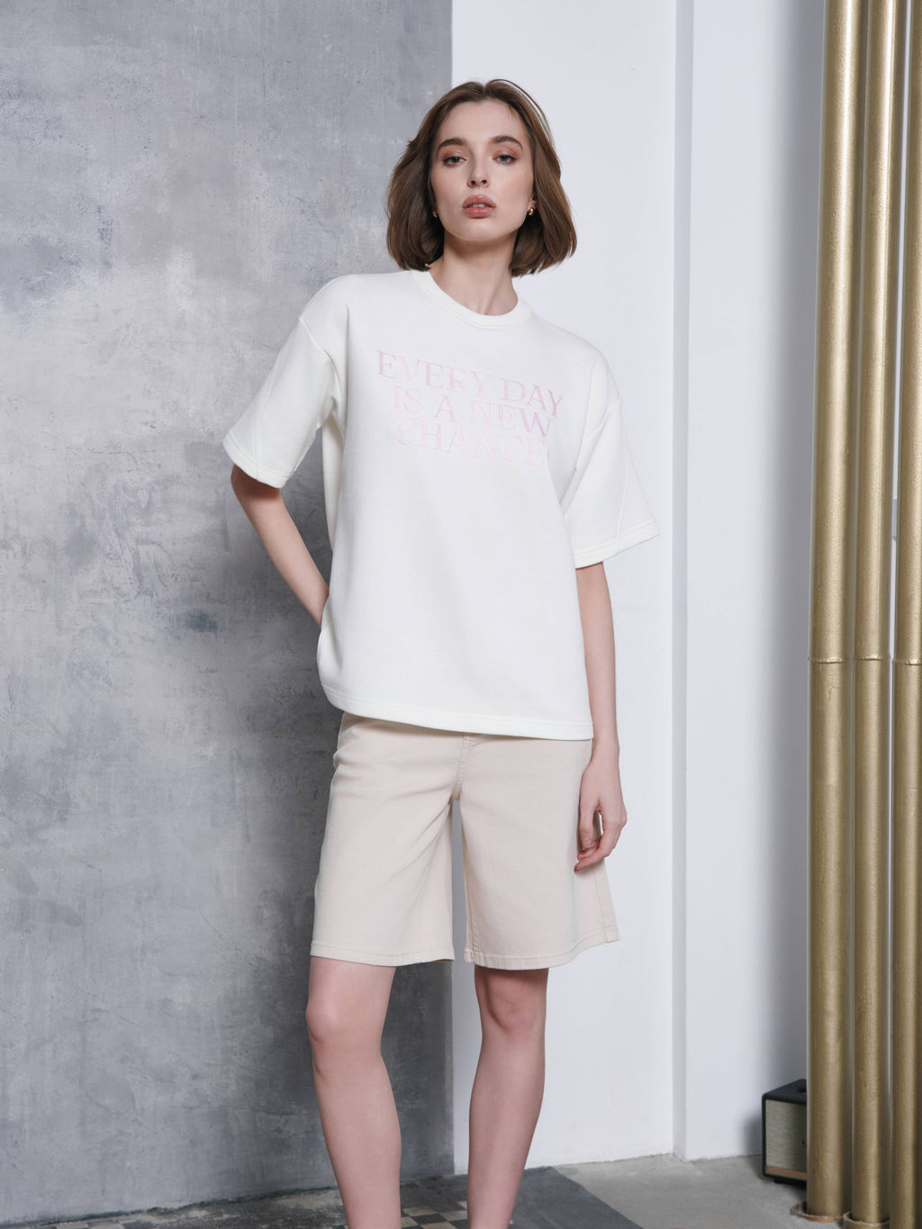 CONTE Удлиненная футболка из футера c вышивкой New chance LD 2727 off-white