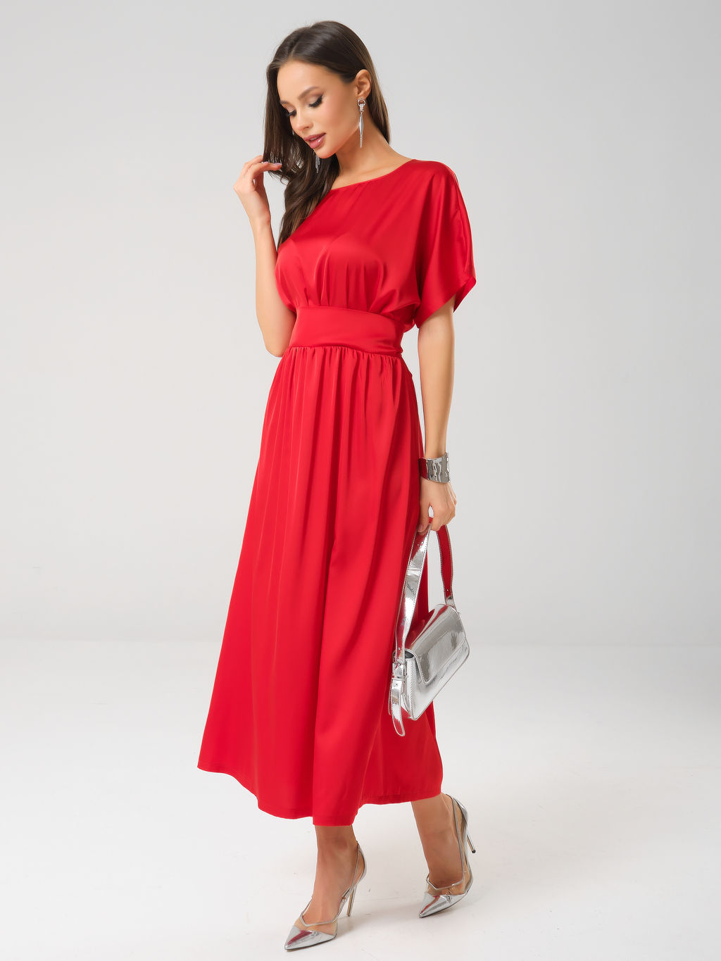 Платье с широким поясом