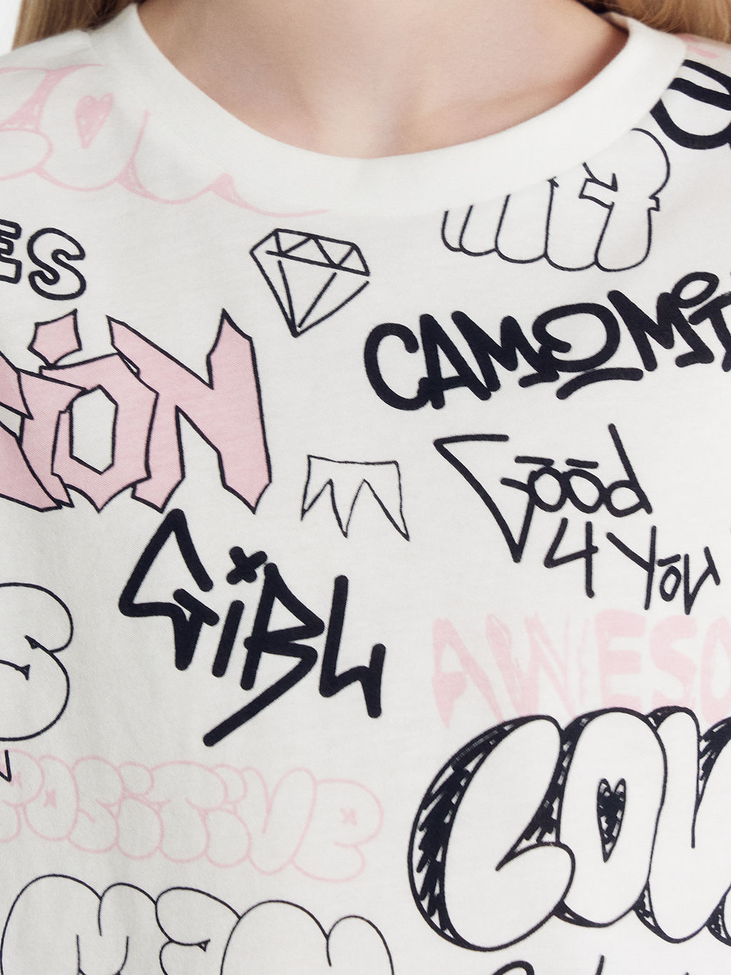 Футболка для девочек белая с принтом граффити - Mark formelle фото 6