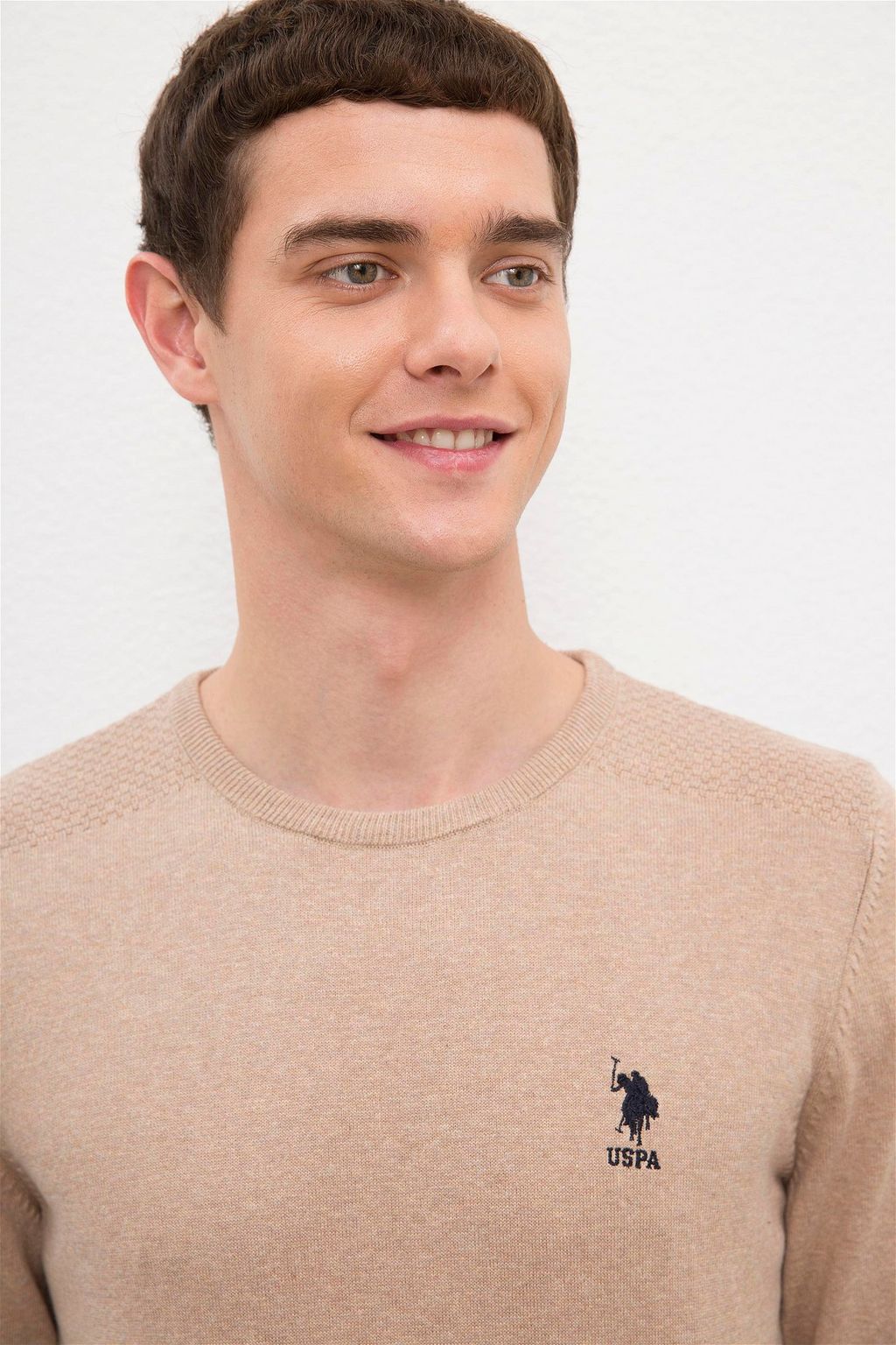 Коричневый вязаный свитер Basic