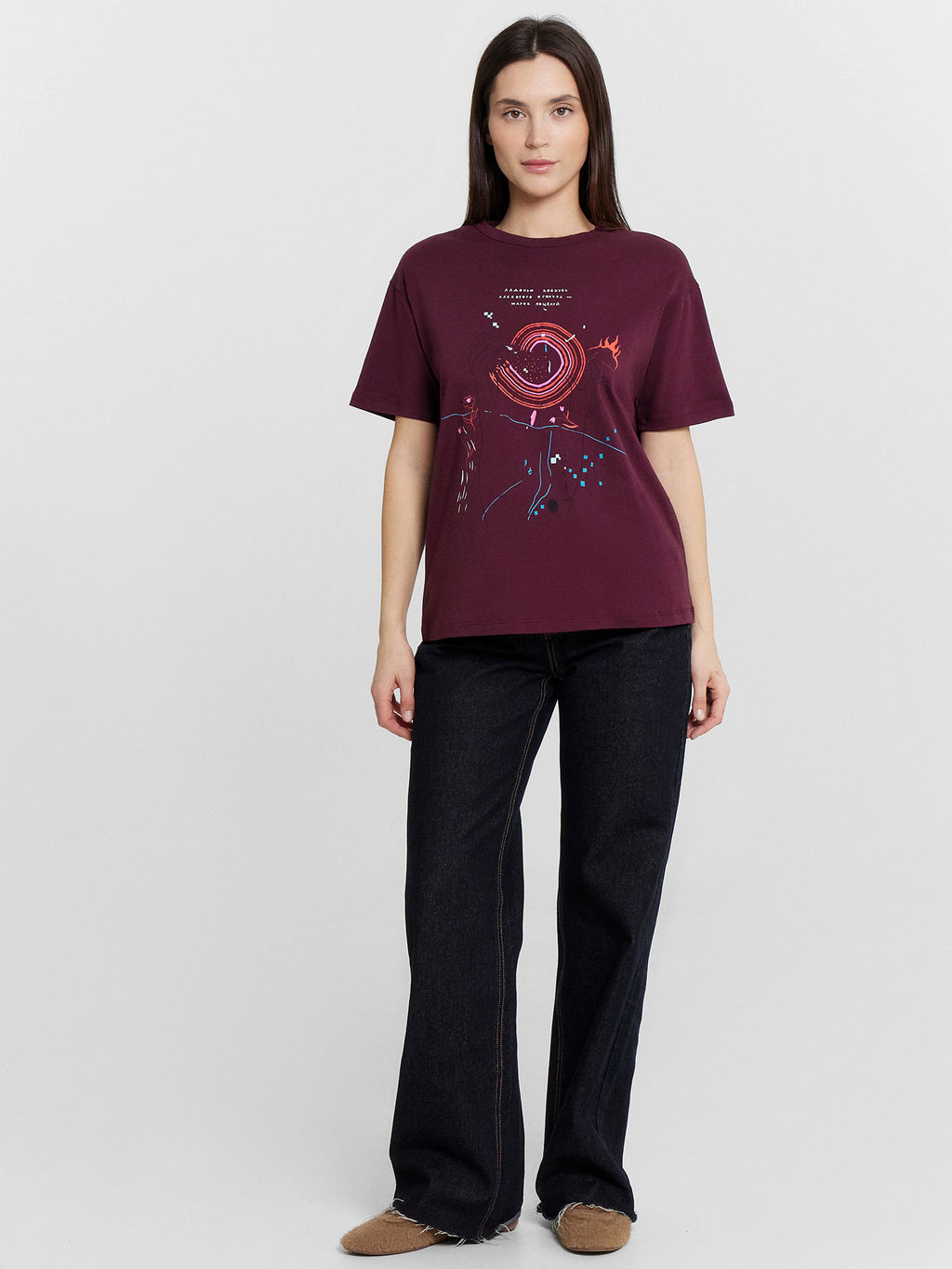 Футболка женская с принтом и надписью ладонью коснусь ласкового огонька... - Mark formelle фото 3