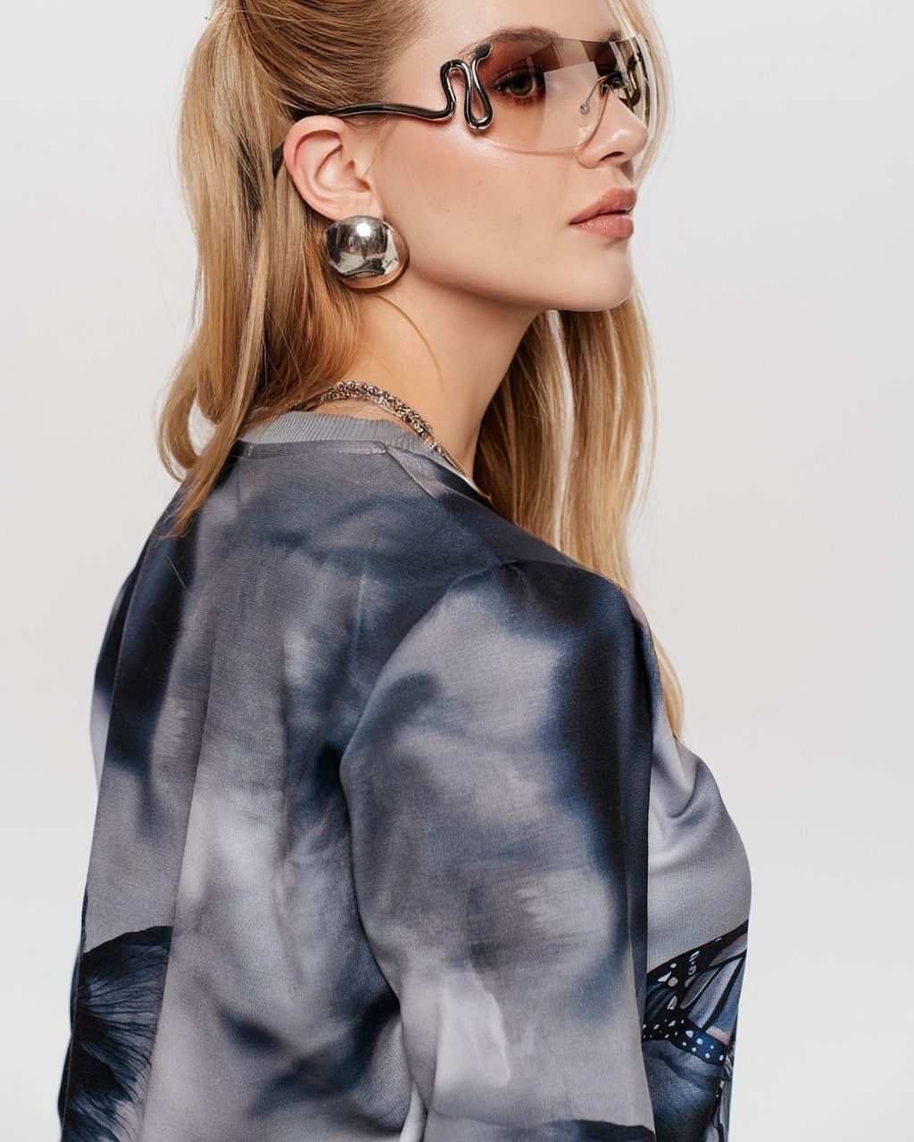 Свитшот с однотонными манжетами SWP194