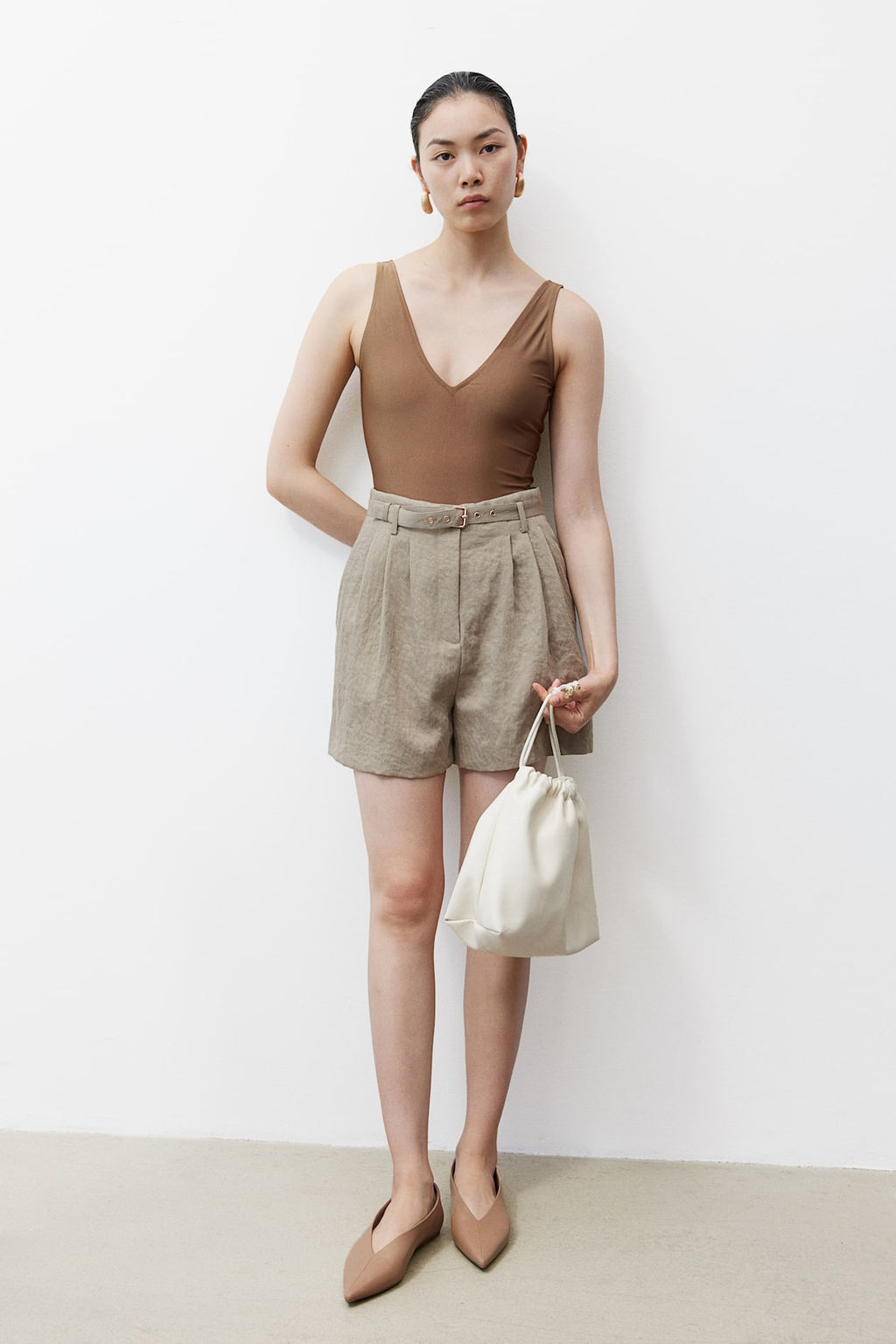 Pantalon corto paper bag con cinturon - H&m фото 2