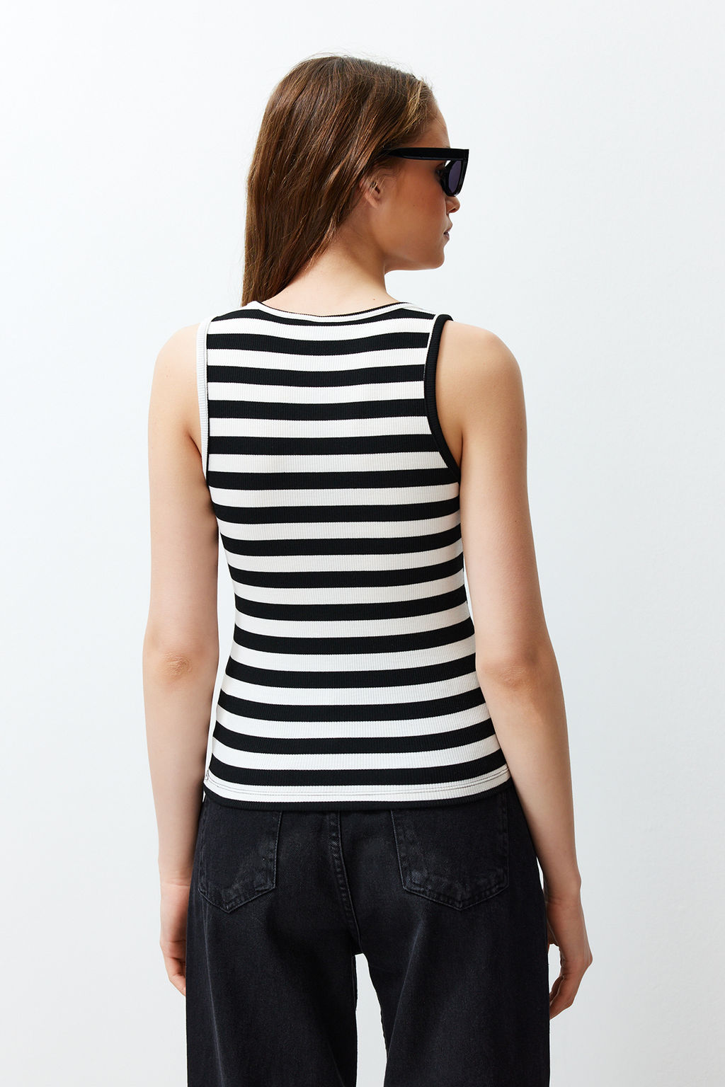 Siyah Cizgili Fitted Vucuda Oturan Havuz Yaka Fitilli Esnek Orme Atlet TWOSS24AL00033