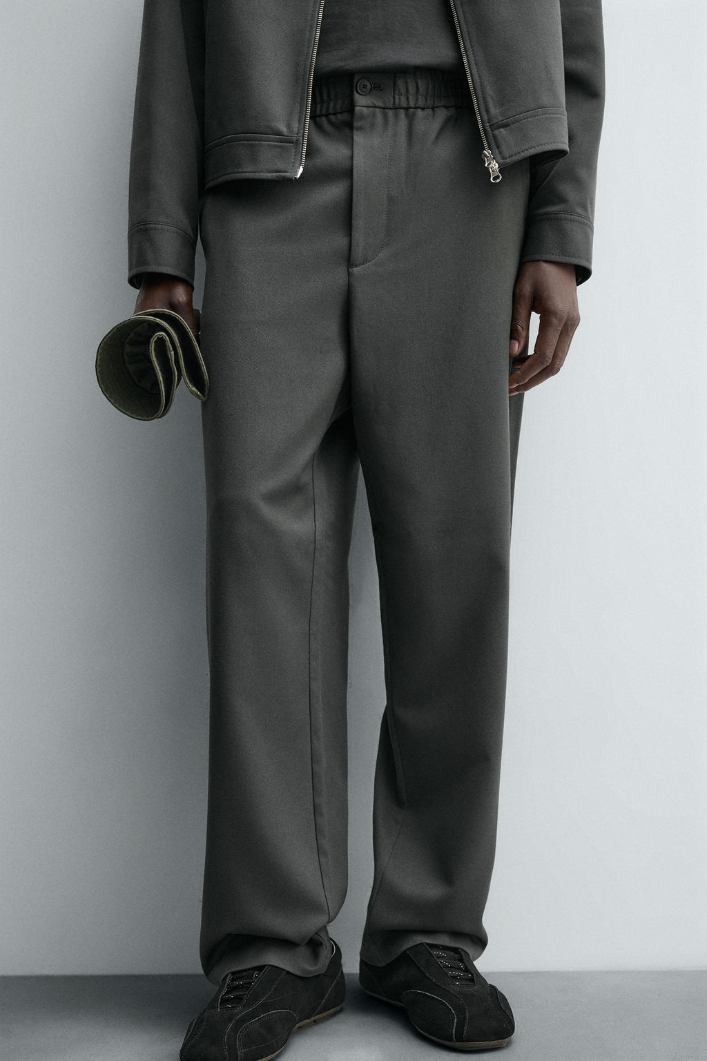 REGULAR FIT JOGGER WAIST TROUSERS