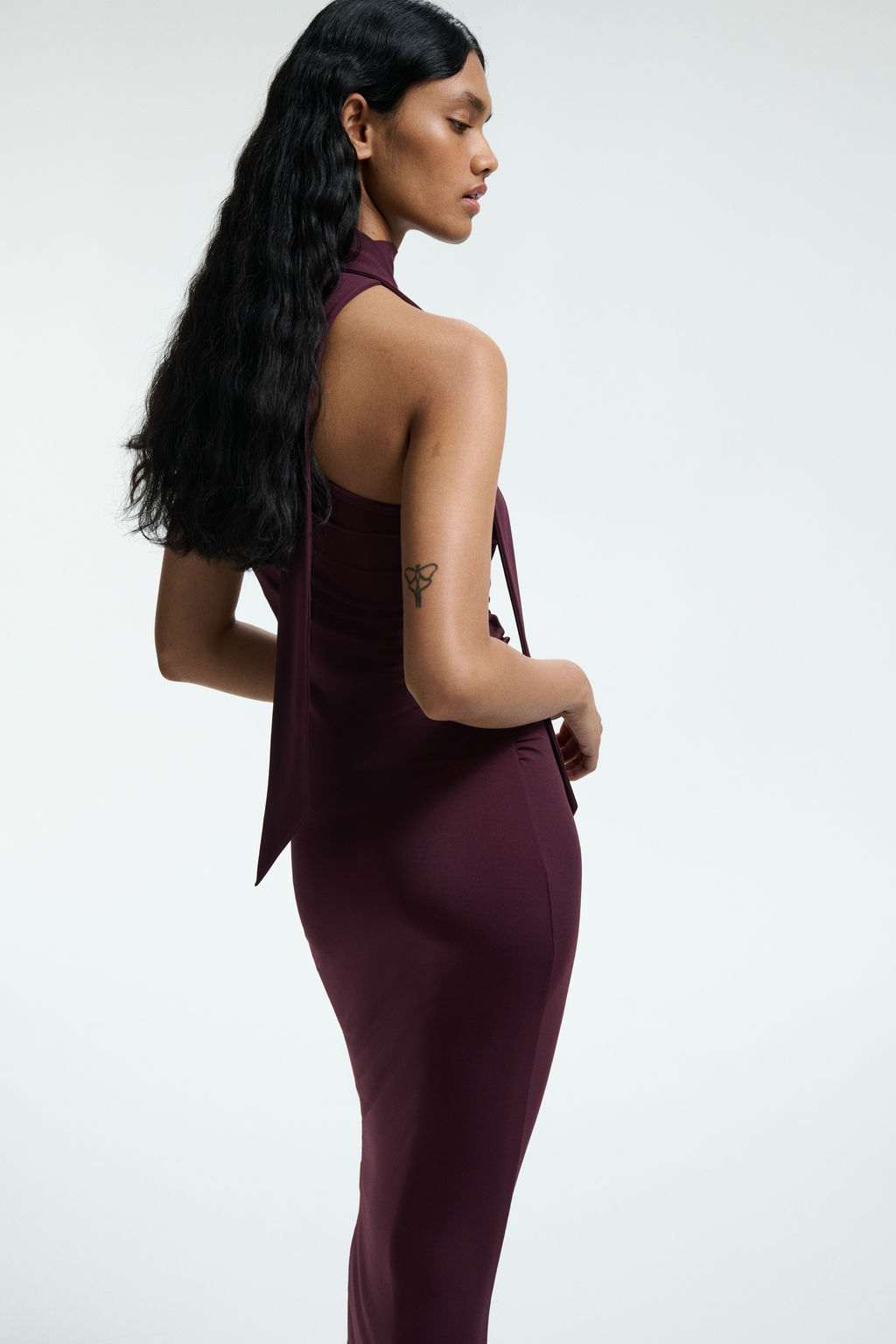 Vestido drapeado de un hombro - H&m фото 4