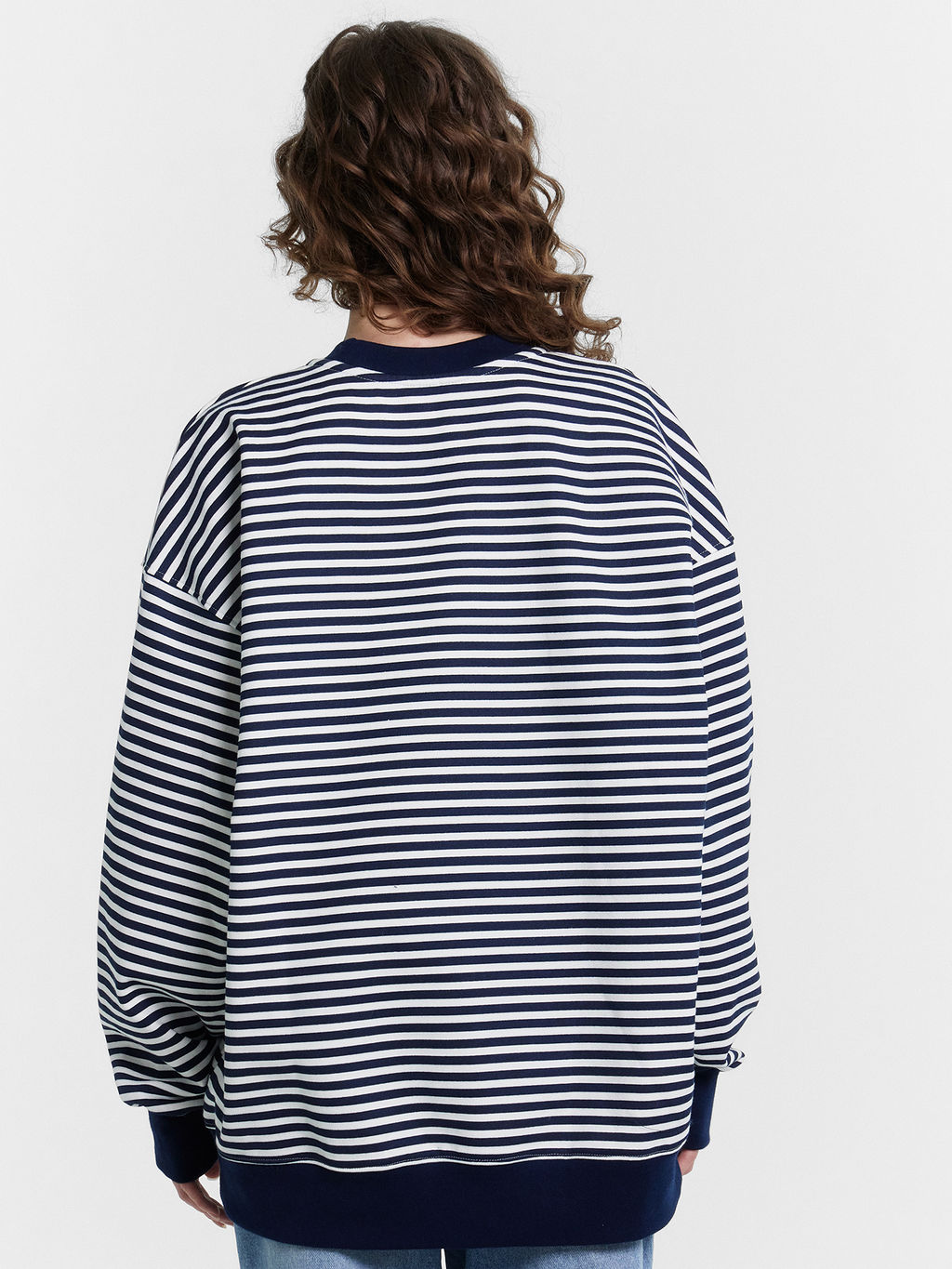 Свитшот женский в полоску бело -синяя полоска 122919/1 - Mark formelle фото 4