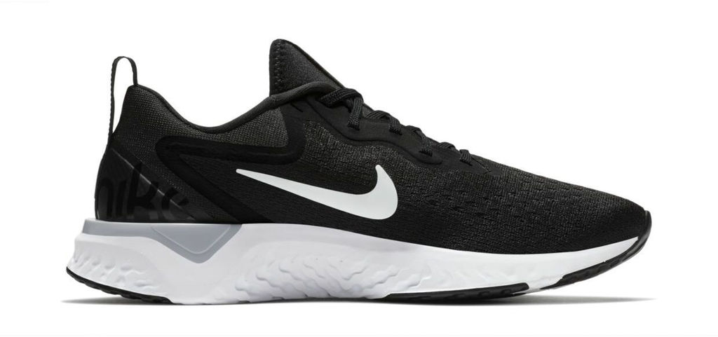 Кроссовки женские