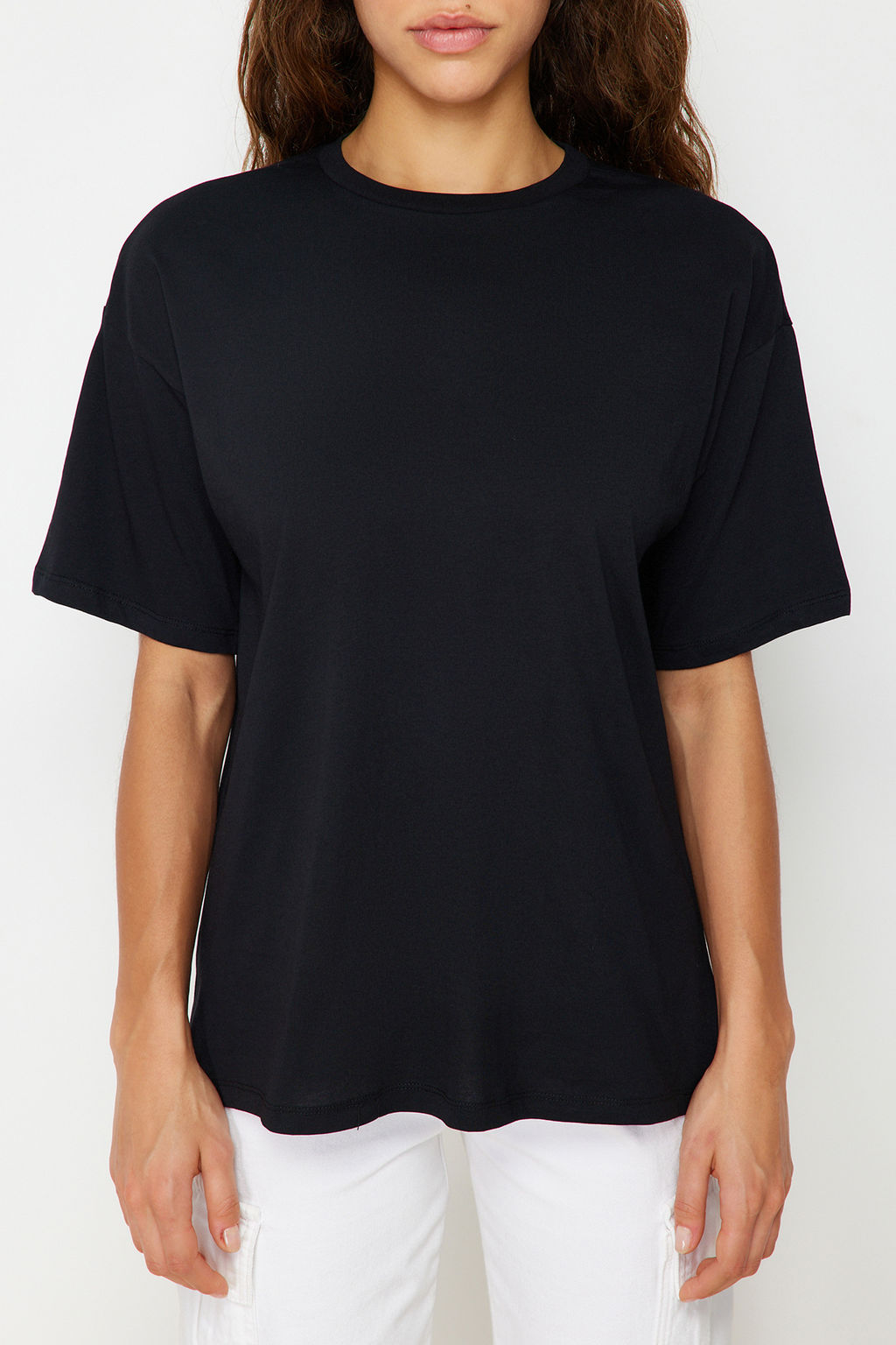 Siyah %100 Pamuk Bisiklet Yaka Oversize/Genis Kal?p Orme T-Shirt TWOSS20TS0134