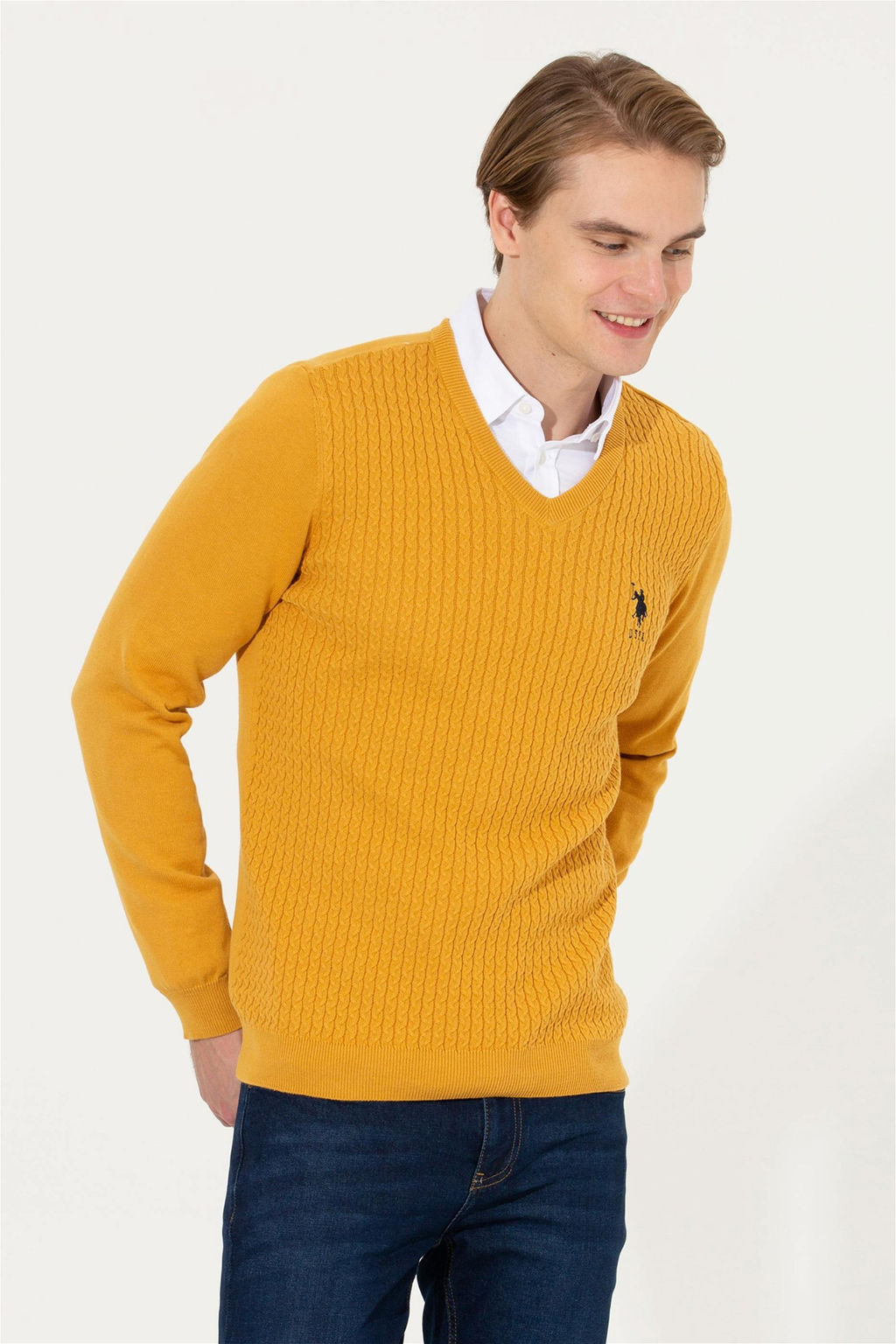 Мужской базовый трикотажный свитер шафранового цвета с v-образным вырезом Неожиданная скидка в корзине - U.s. polo assn фото 4
