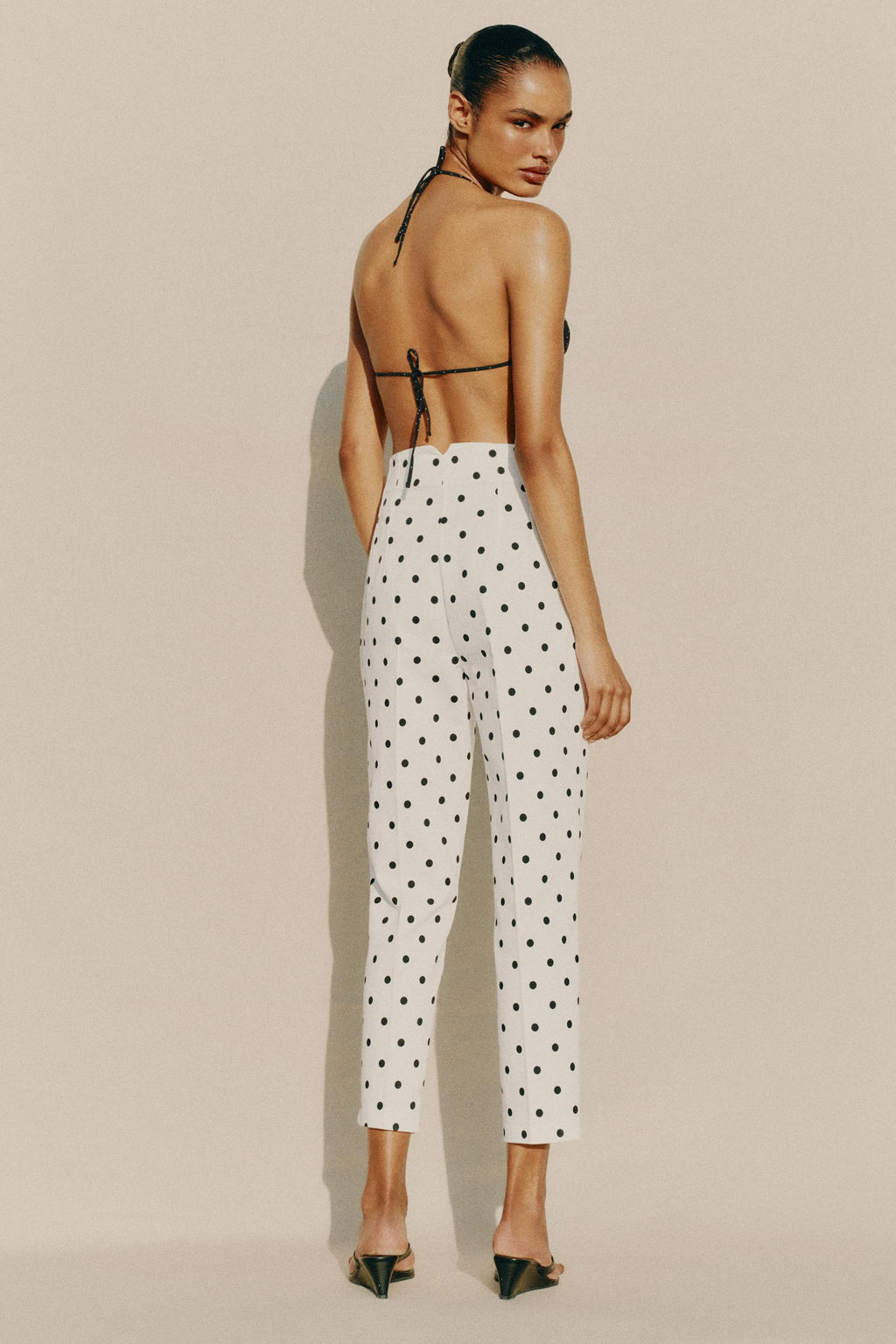 Брюки Zara Tiro Alto в горох бело-черные
