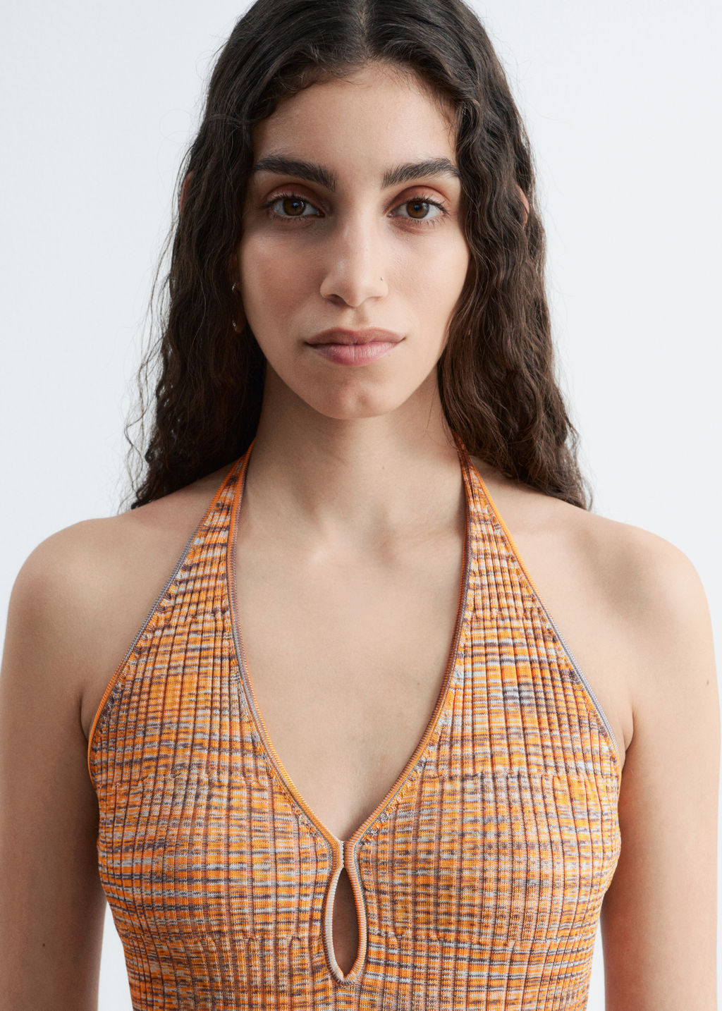 Vestido midi jaspeado con cuello halter - H&m фото 7