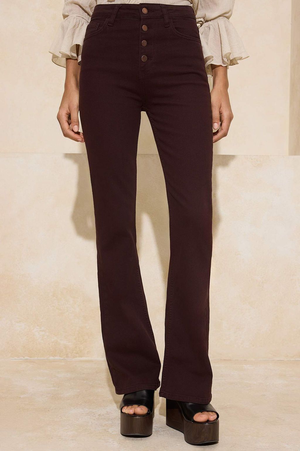 Kahverengi Dugme Detayl? Yuksek Bel Comfort/Esnek Ispanyol Paca Flare Jeans TWOSS26JE00038 - Trendyolmilla фото 5