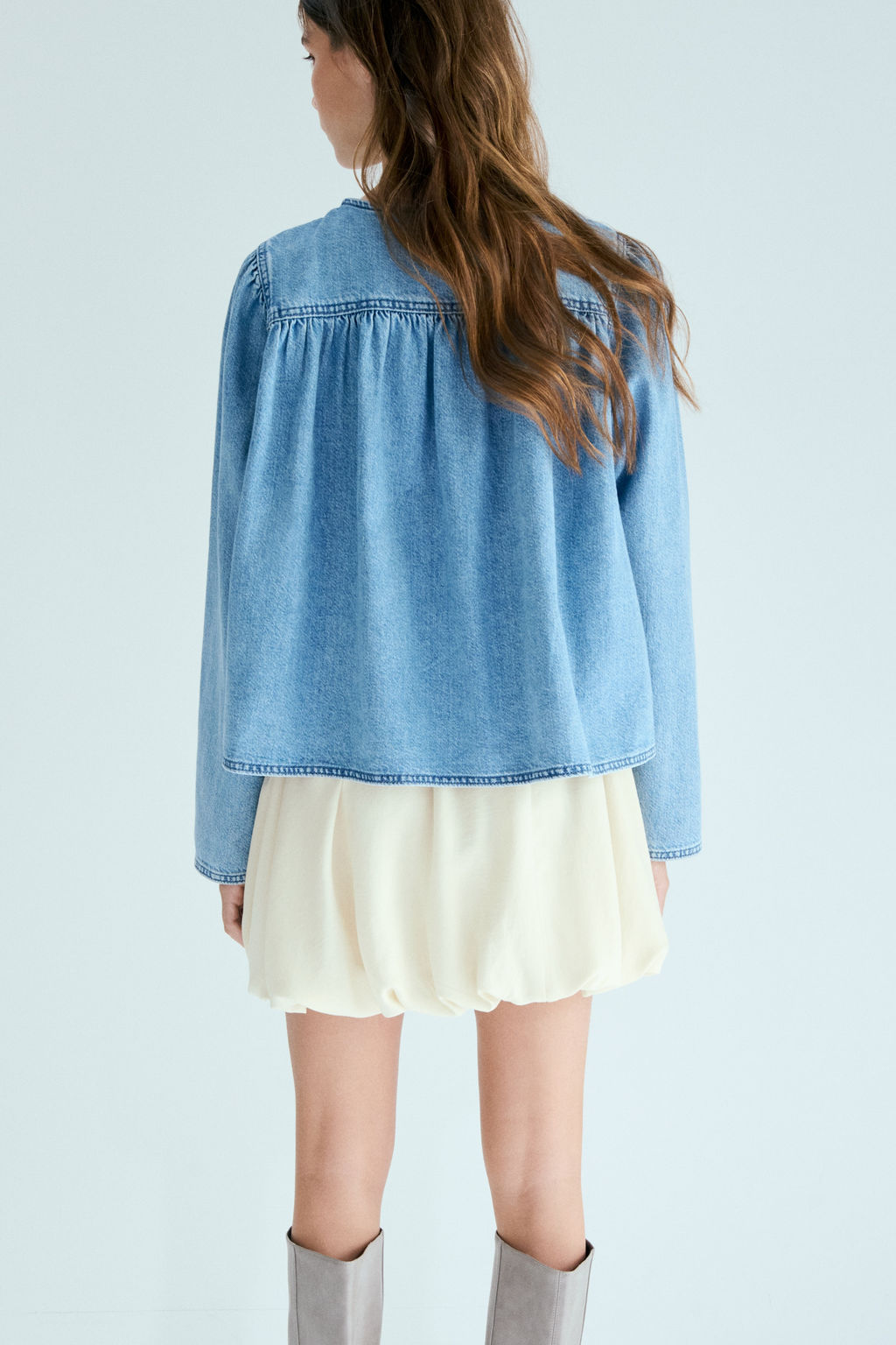 Chaqueta denim con mangas abullonadas - H&m фото 7