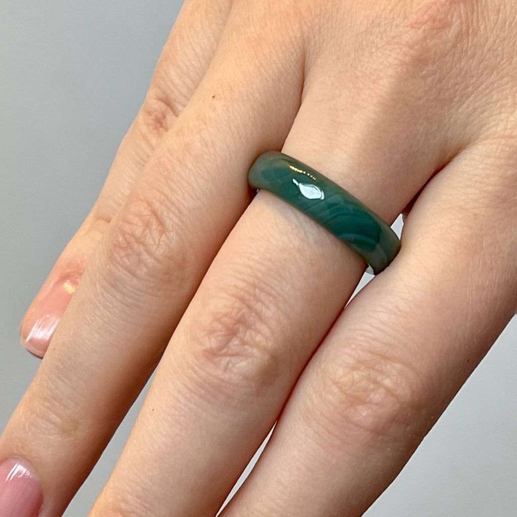 Кольцо из Агата тон. 18 р.