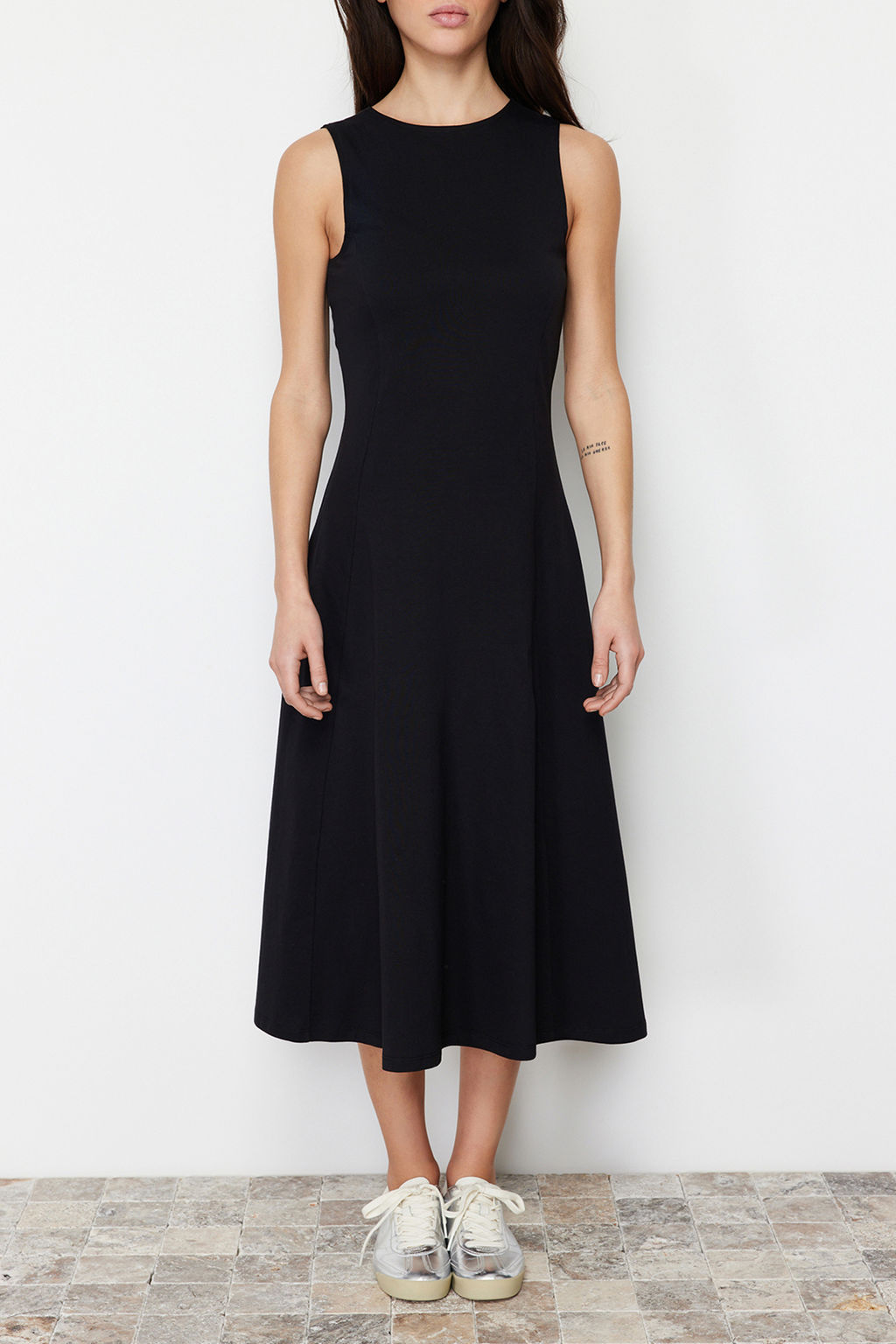 Siyah %100 Pamuk Skater/Belden Ac?lan Bisiklet Yaka Kolsuz Midi Orme Midi Elbise TWOSS24EL00193