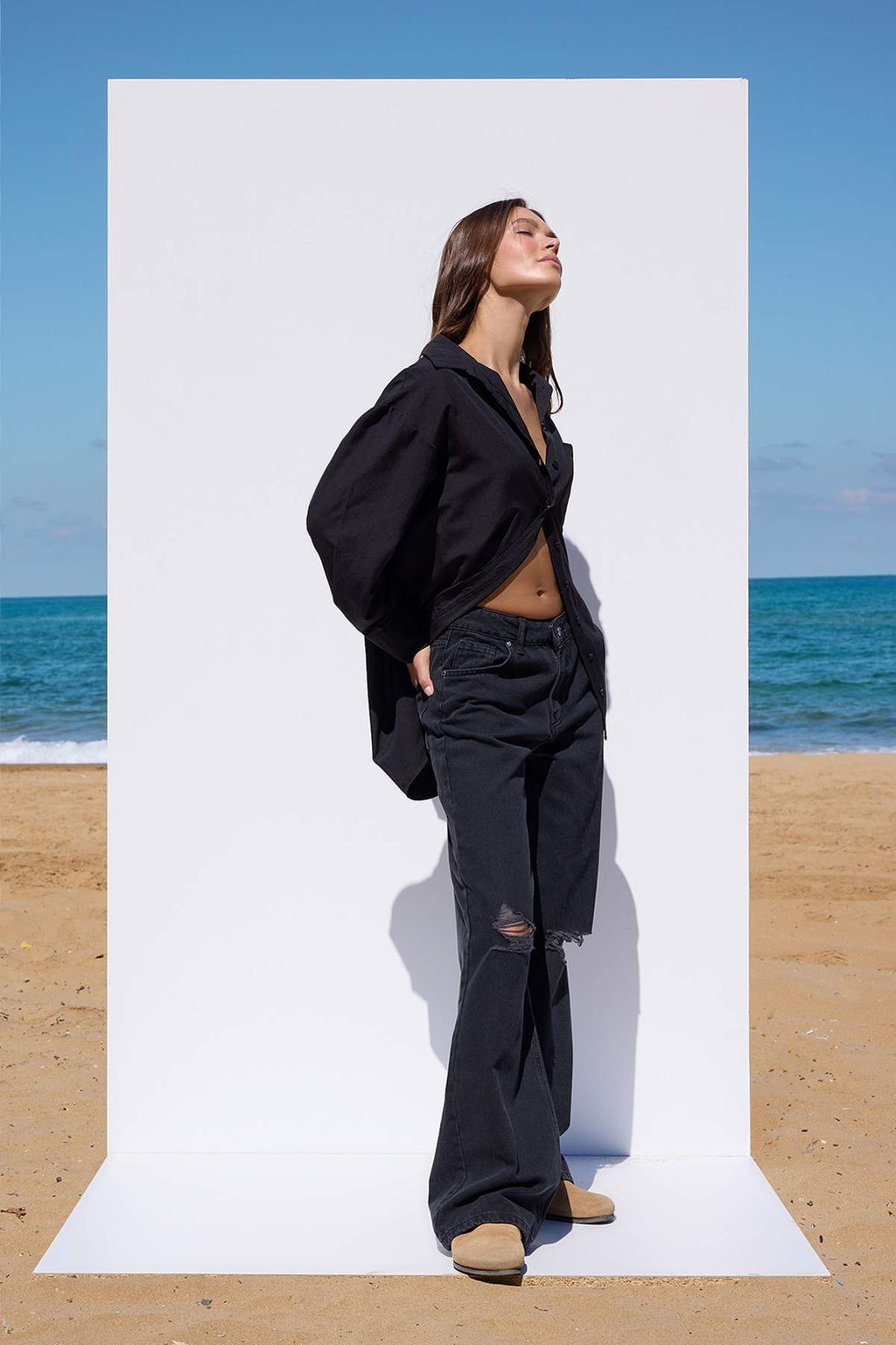 More Sustainable Siyah Rejeneratif Pamuk Dusuk Bel Y?rt?k Detayl? Wide Leg Jeans TWOAW26JE00224 - Trendyolmilla фото 2