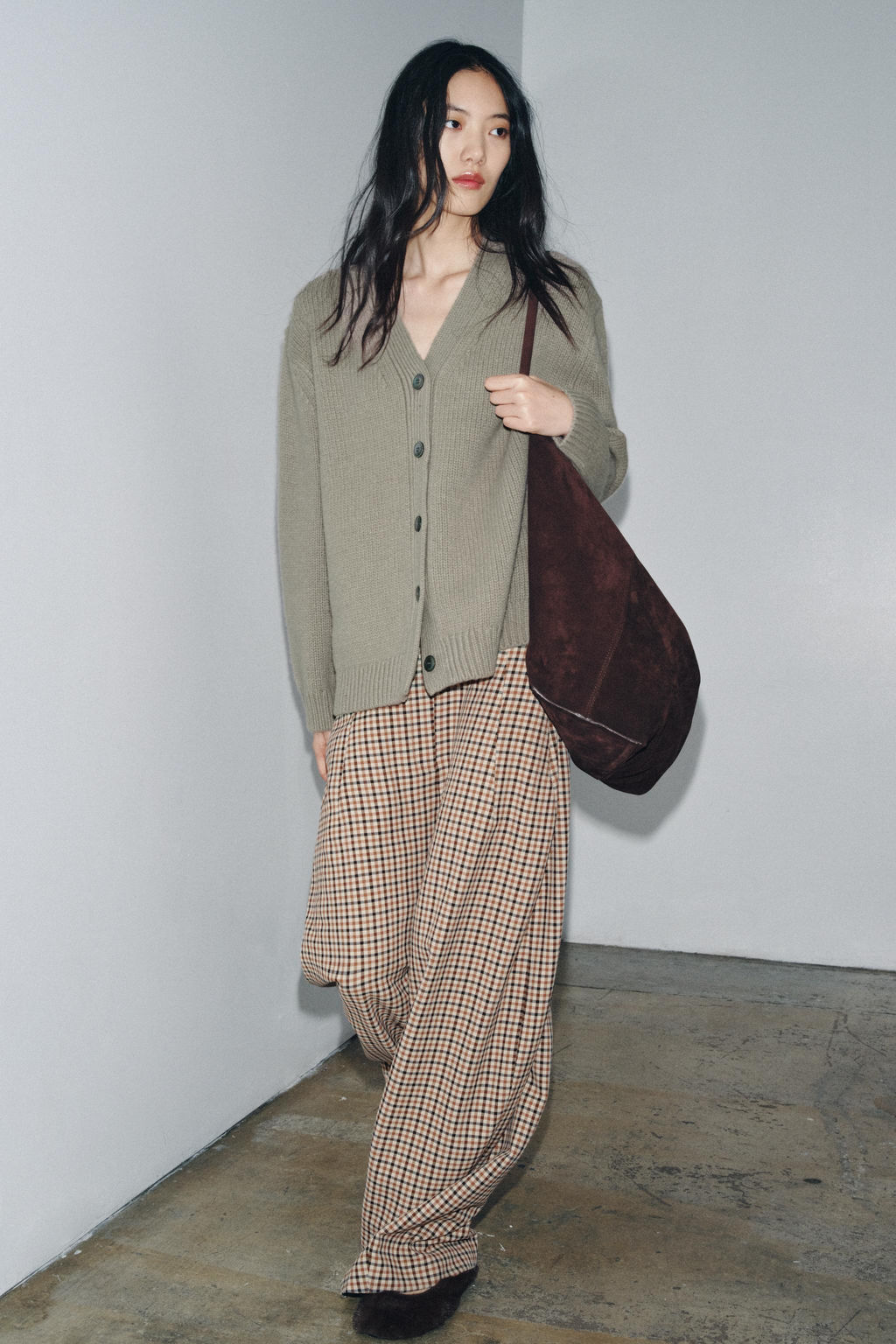 100% WOOL CARDIGAN WITH V-NECK