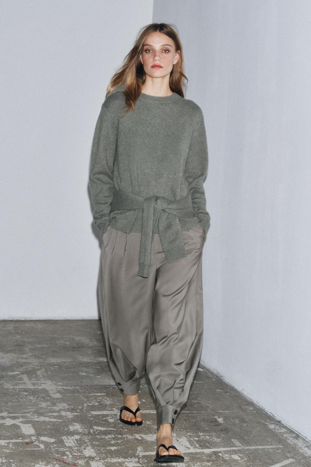 100% CASHMERE REGULAR FIT SWEATER
