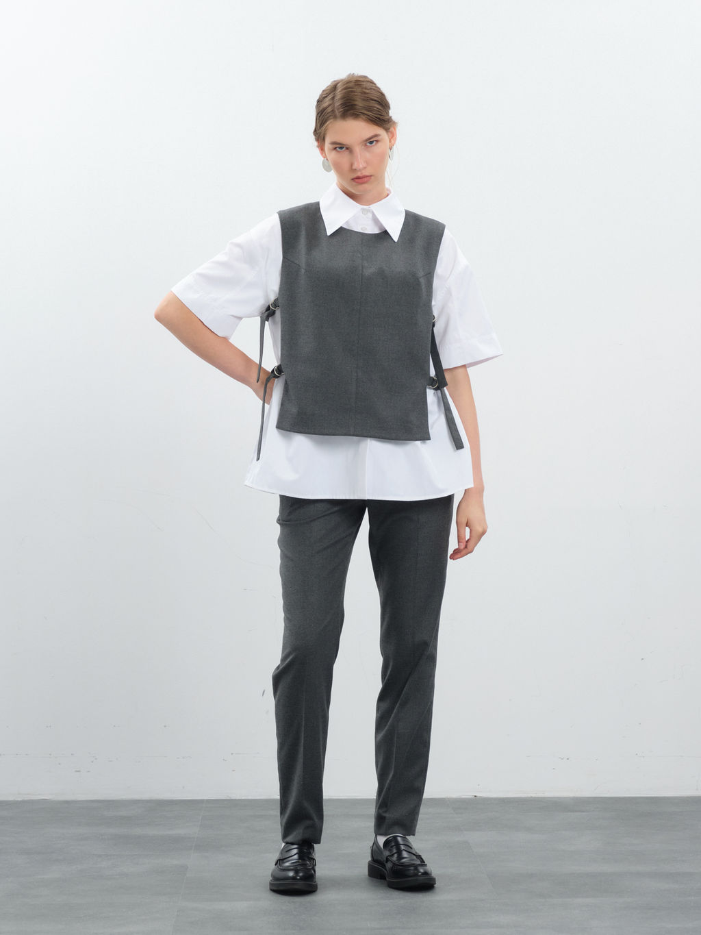 Серые зауженные брюки virele