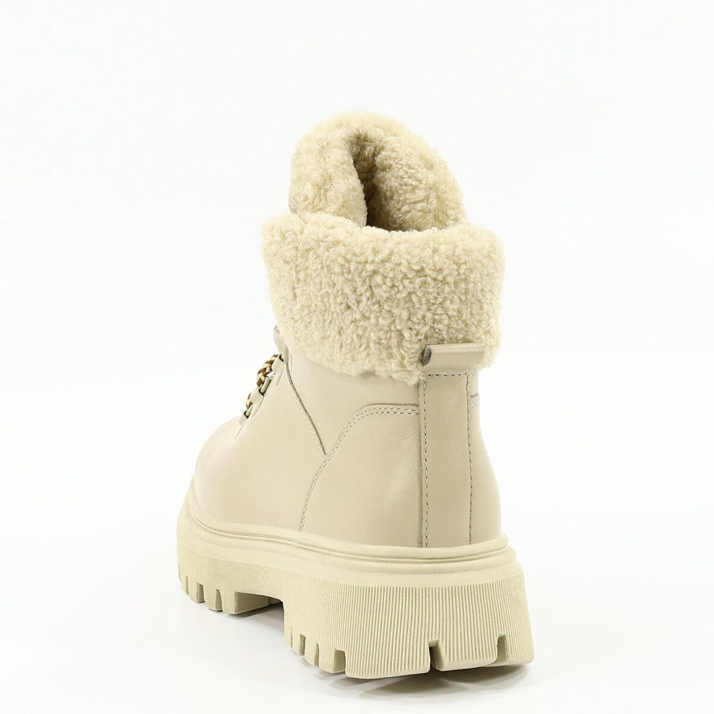 Ботинки девичьи