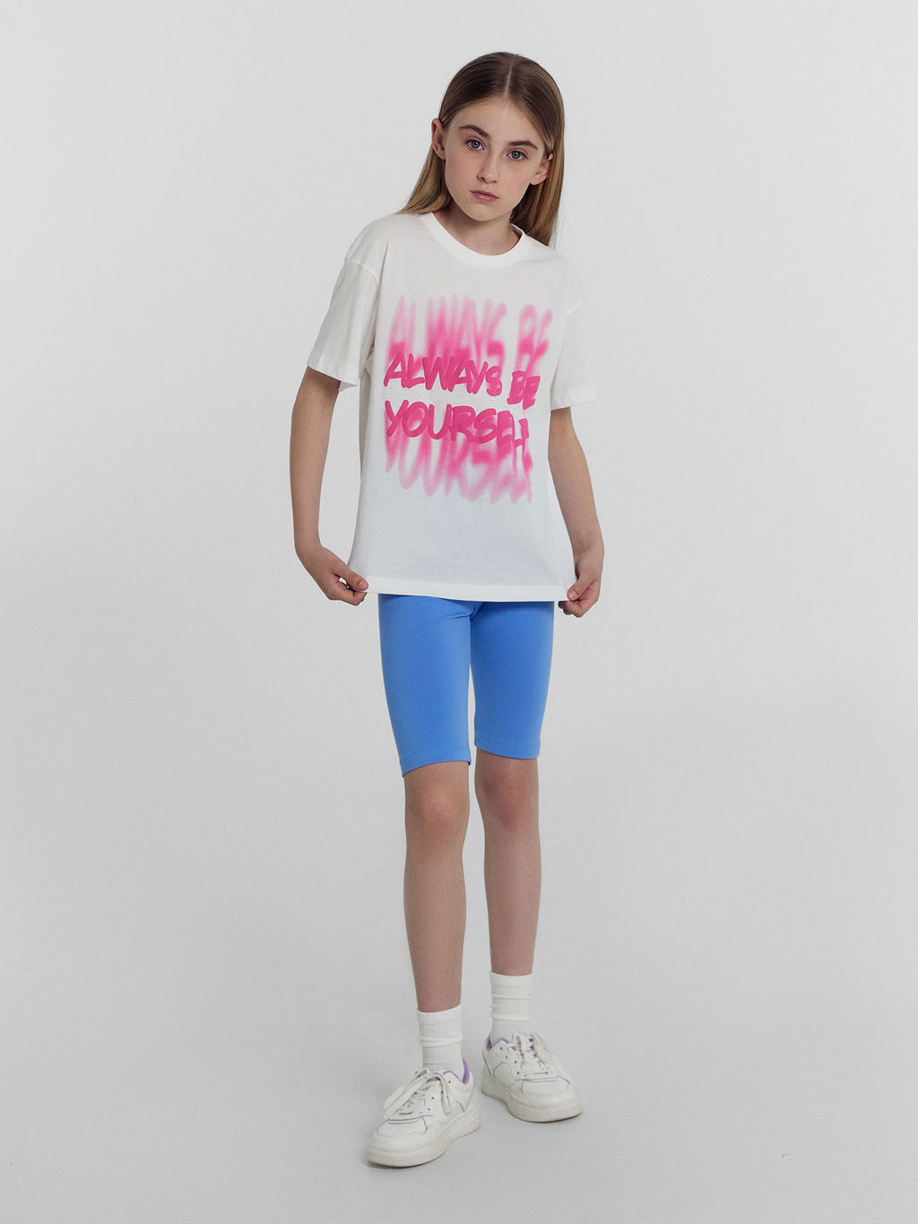 Футболка для девочек белая с надписью Always be yourself - Mark formelle фото 3