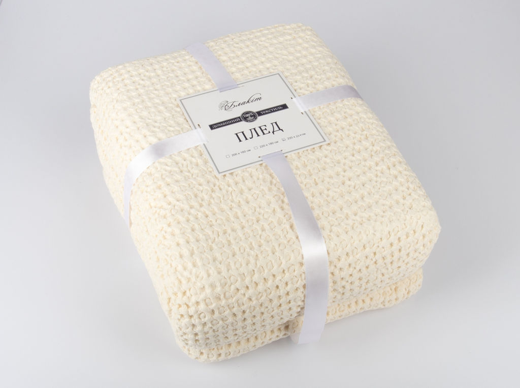 4397 Плед 240*220 цв. молочный рис. 11-0606