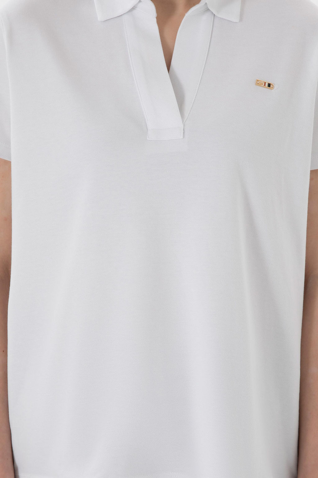 Kad_n Beyaz Basic Polo Yaka Ti__rt