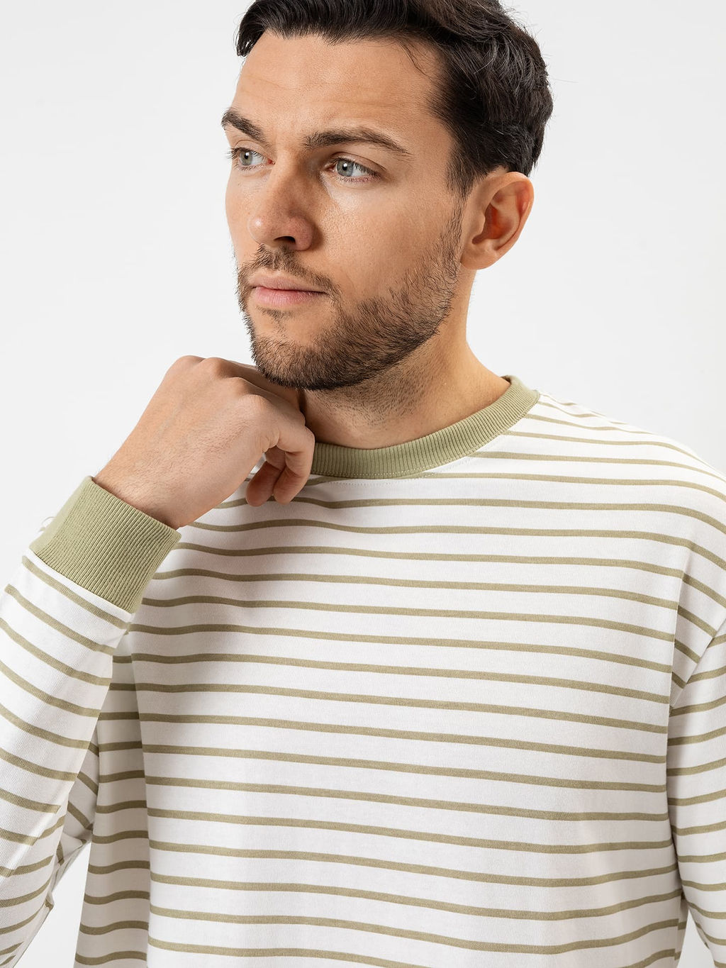 Свободная хлопковая тельняшка мужская в бело-оливковую полоску оливковая полоска на молочном 121811 - Mark formelle фото 4