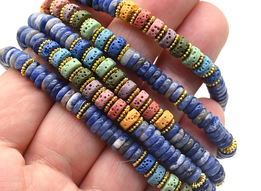 Браслет из содалита диски 6*2мм со вставками из лавы, 16см