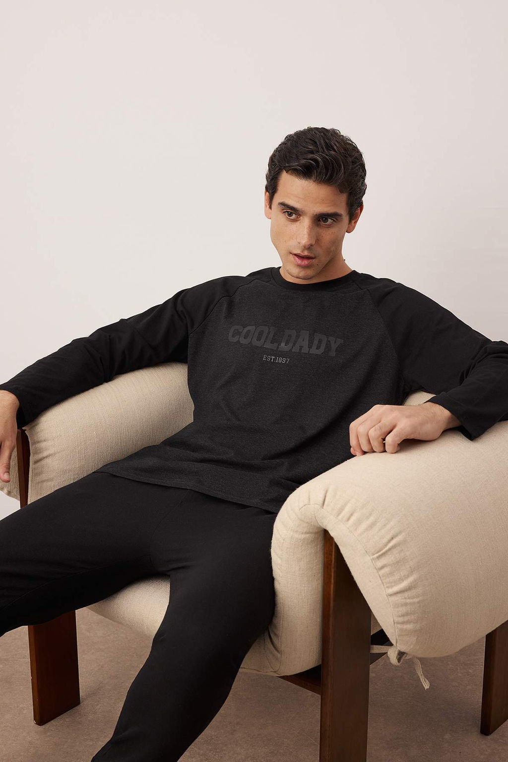 TRENDYOL MAN Siyah-Antrasit Regular Fit Bask?l? Reglan Kol Orme Pijama Tak?m? TMNAW23PT00032 - Trendyolmilla фото 17