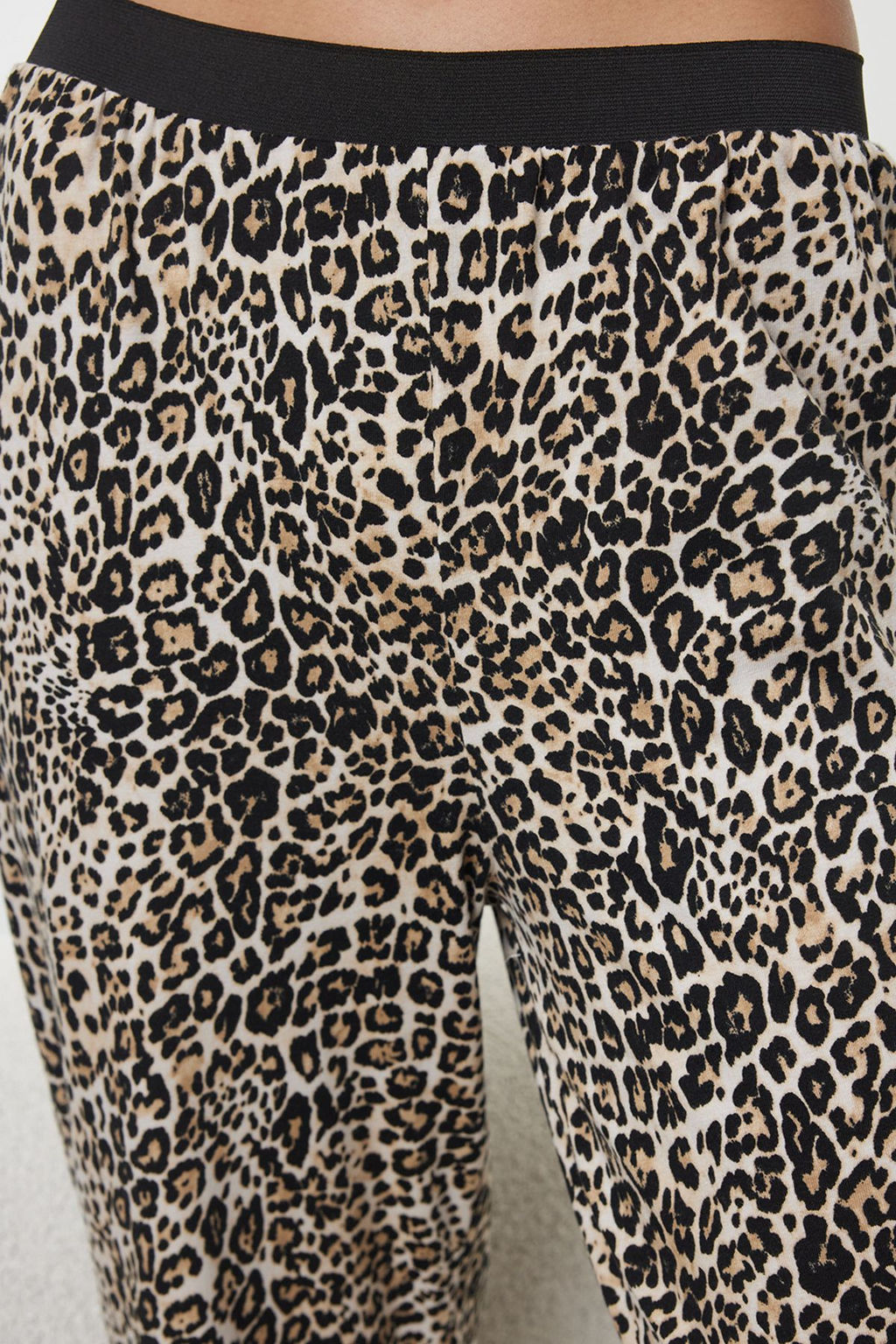 Trendyolmilla Cok Renkli Pamuklu Leopar Desenli Lastik Detayl? Orme Pijama Tak?m? THMAW25PT00110