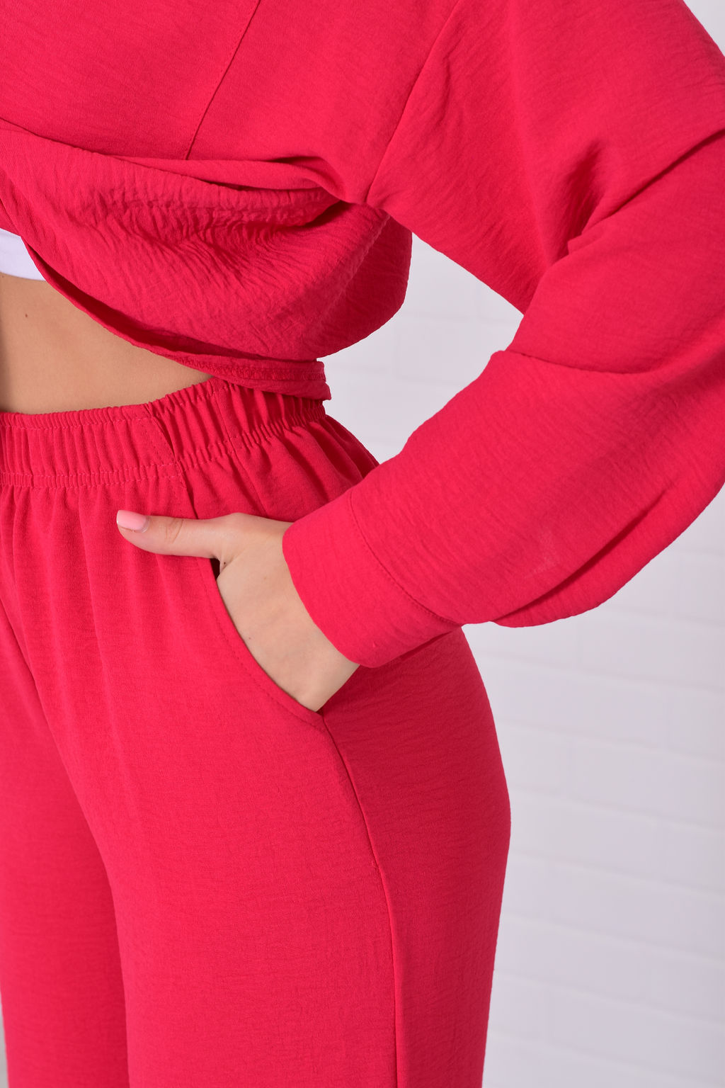 Костюм женский 5-352е (алый)