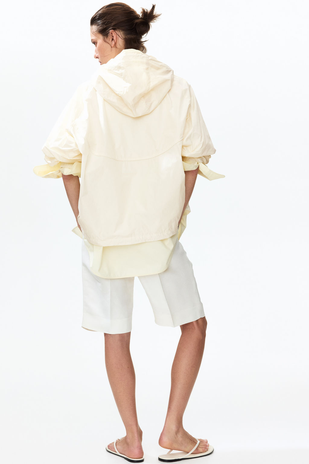 Chaqueta cortavientos con capucha - H&m фото 4