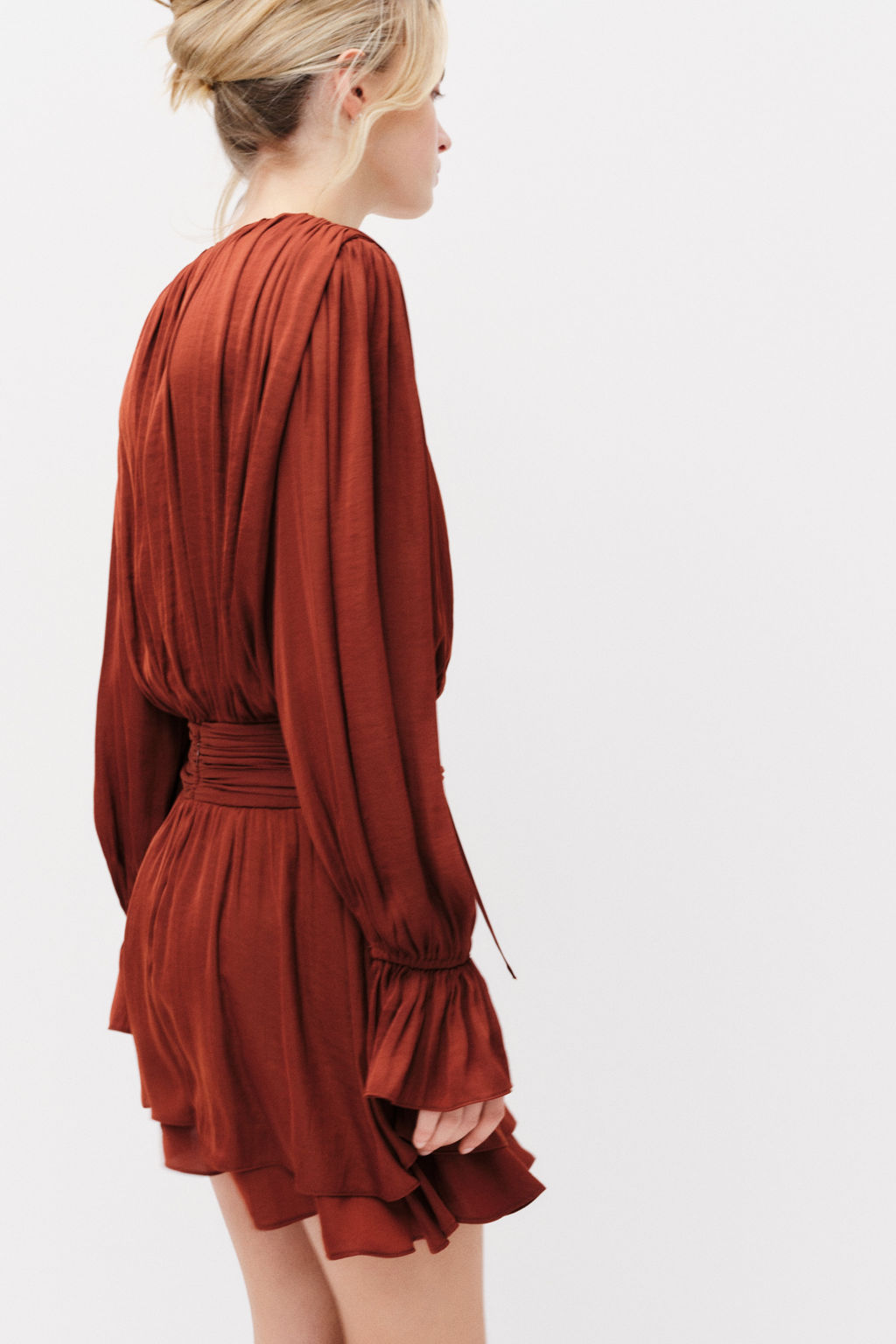 Vestido drapeado con detalle de nudo - H&m фото 6