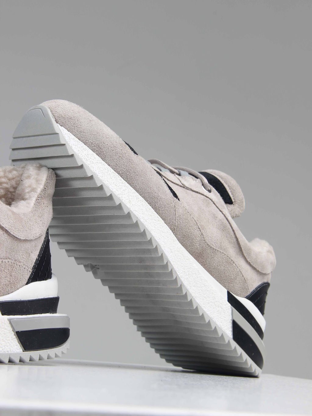 Кроссовки 150.maskgr. каменный замша/Мех