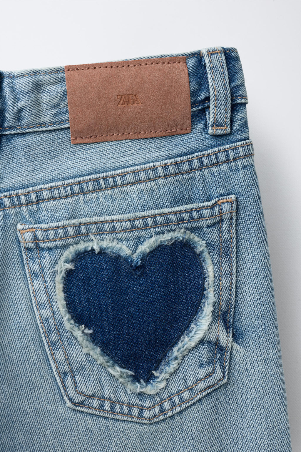 STRAIGHT JEANS WITH HEART PATCHES - Zara фото 4
