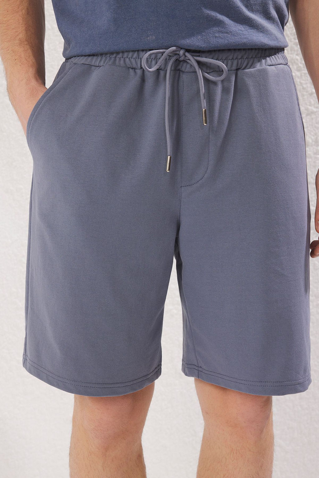 TRENDYOL MAN Basic Siyah Oversize/Genis Kesim Lastik Belli Bagc?kl? Sort TMNSS22SR0257 - Trendyolmilla фото 3