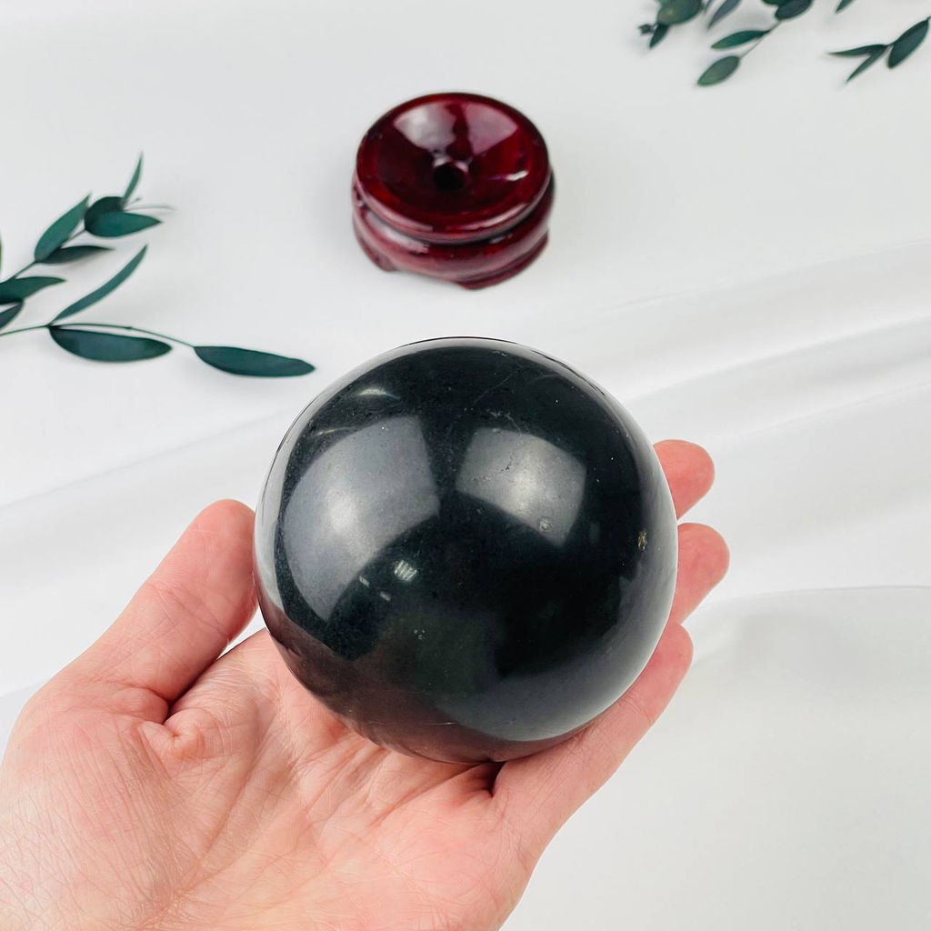 Шар из Турмалина (Шерл)