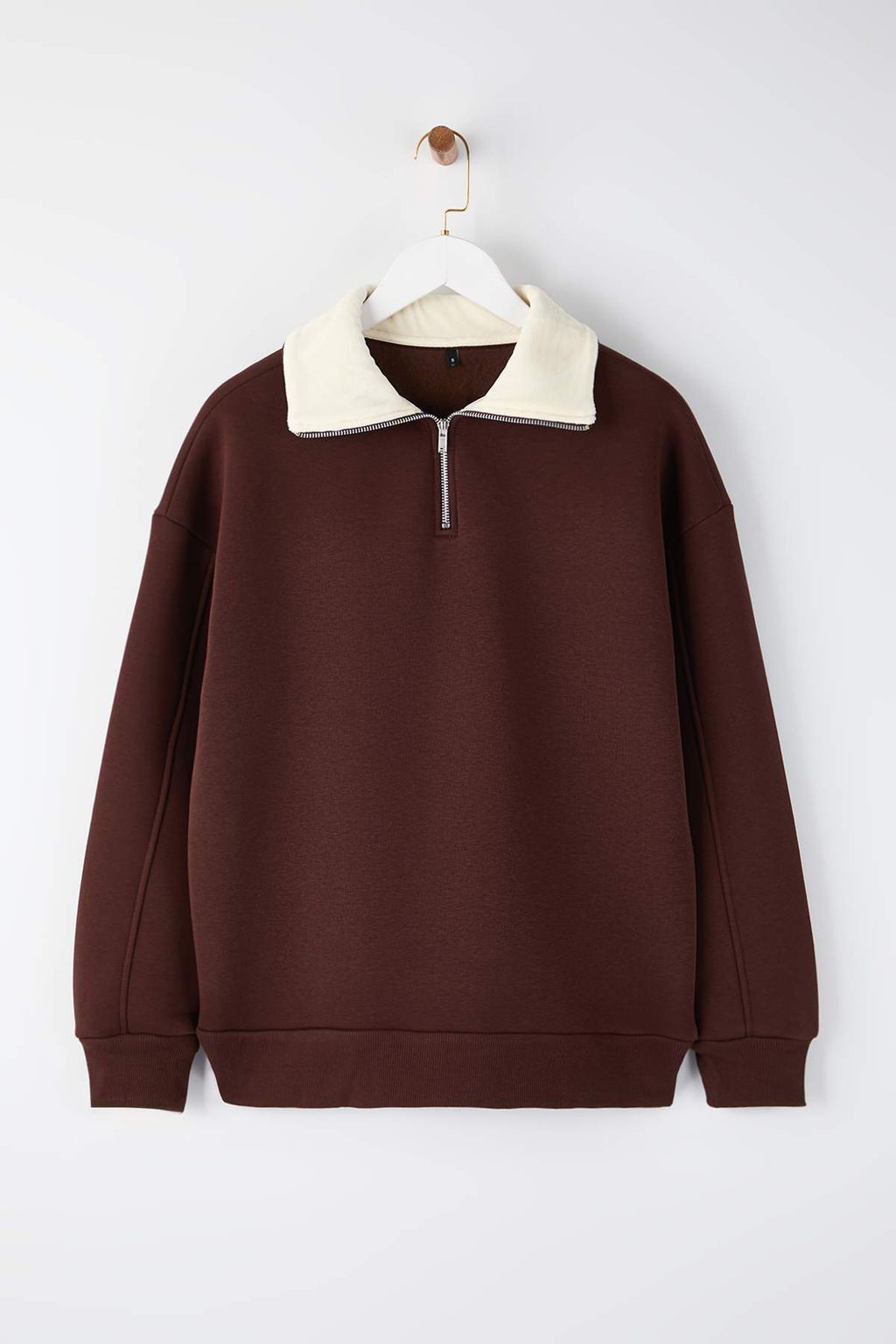 Kahverengi Oversize/Genis Kal?p Kadife Sloganl? Fermuarl? Ici Polarl? Orme Sweatshirt TWOAW26SW00228 - Trendyolmilla фото 5