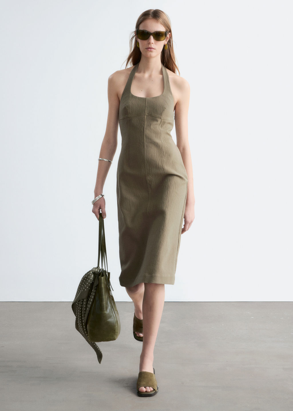 Vestido midi con cuello halter - H&m фото 3