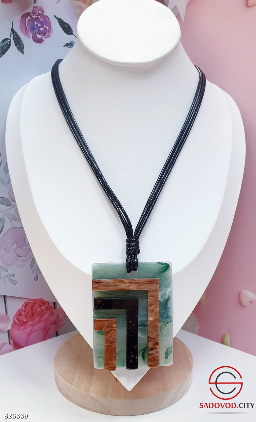 Колье женское на шею с камнем