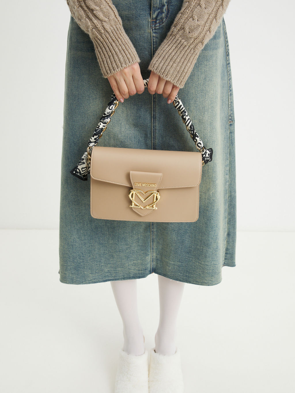 Женская сумка с ручками LOVE MOSCHINO LOVE SCARF Артикул 4192258, серовато-бежевый  фото 5