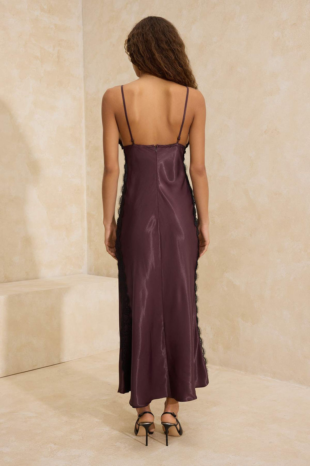 Kahverengi Dantel Detayl? Dokuma Saten Maxi Astars?z S?k/Gece Elbise TPRSS26EL00024 - Trendyolmilla фото 4